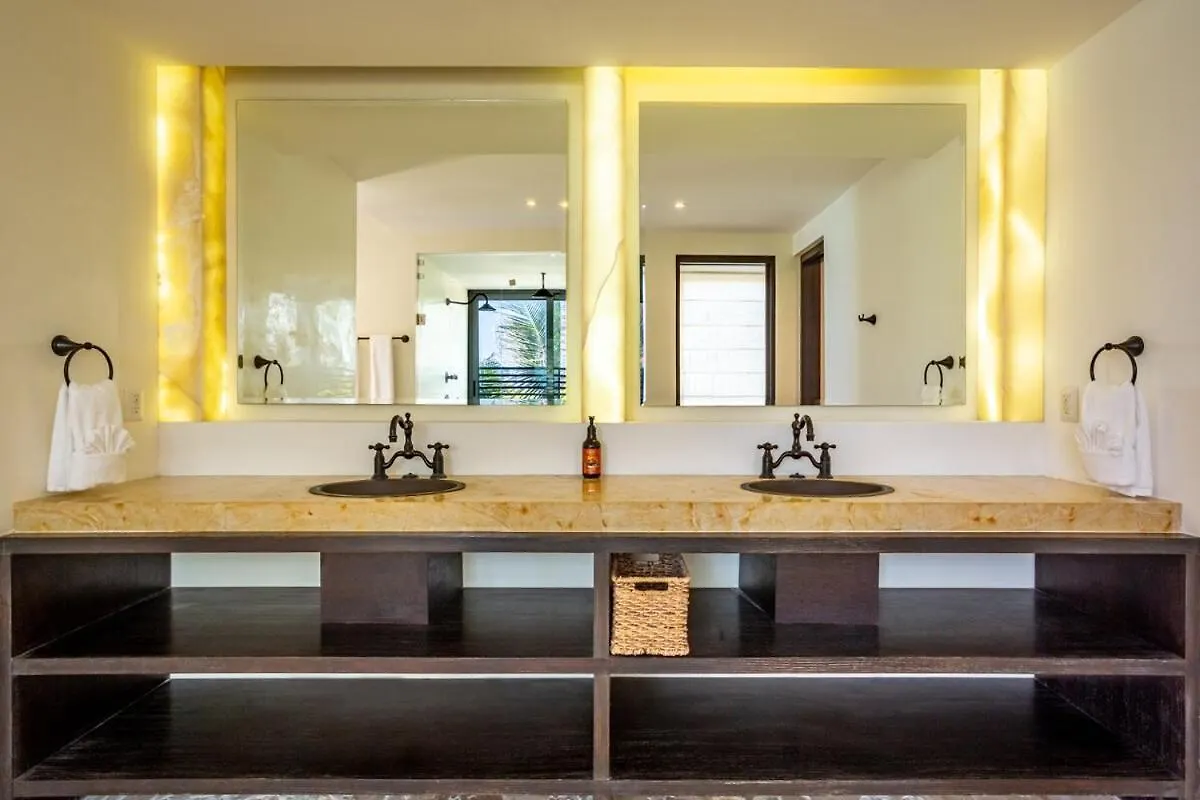 Villa Asisi, Luxury Beachfront In Xpu-Ha Haven